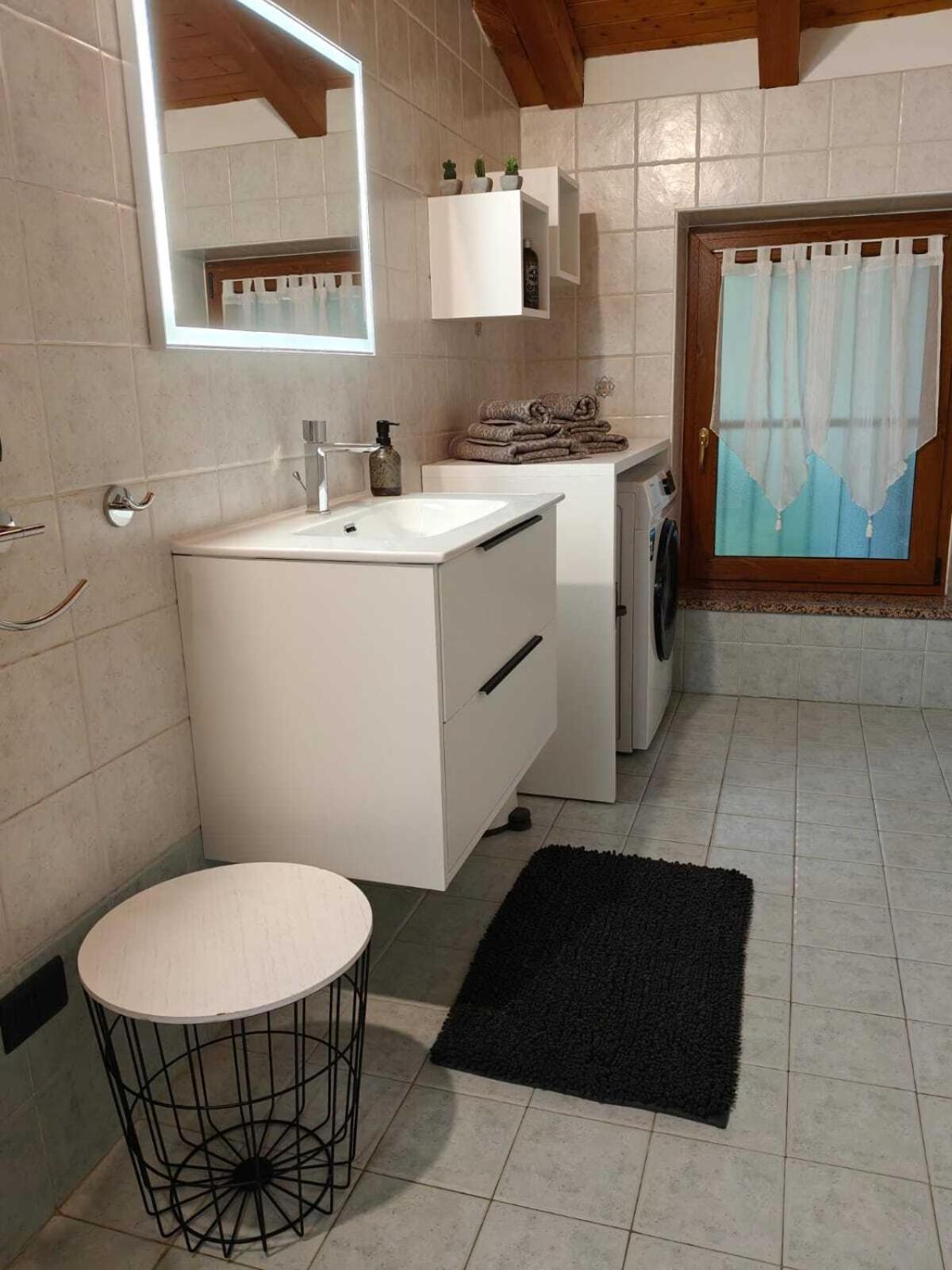 Appartamento Al Forte Torbole Sul Garda Rom bilde
